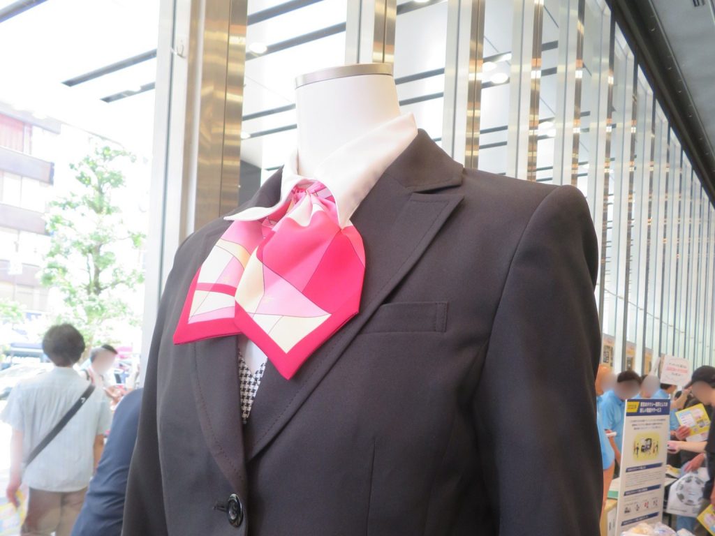 東京無線の女性乗務員の制服